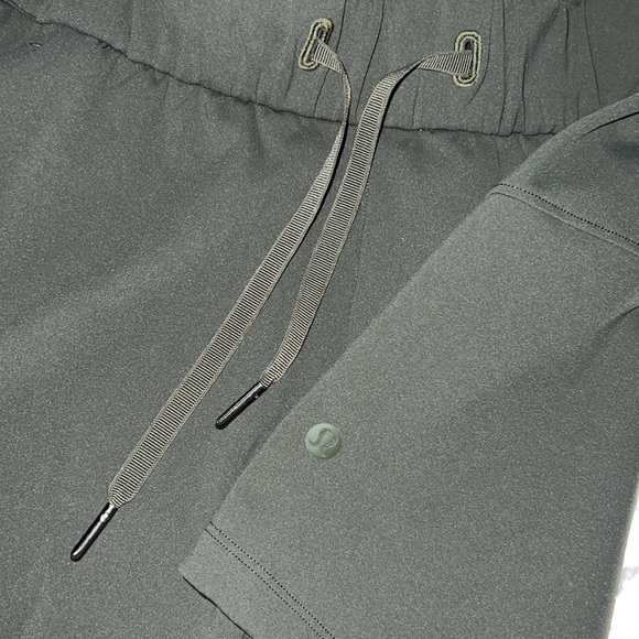 Lululemon shorts - Picture 4 of 4